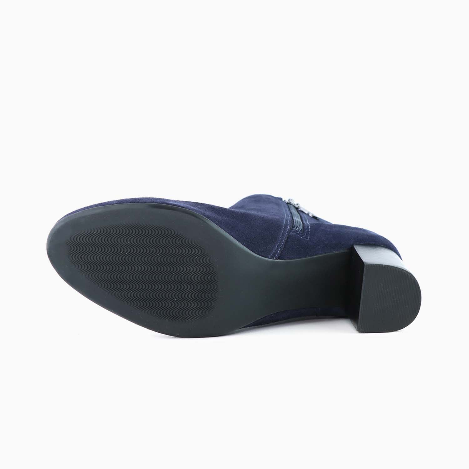 Charles St Bootie, Women